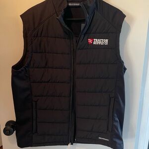 Tractor Supply Cutter & Buck Black Quilted Vest